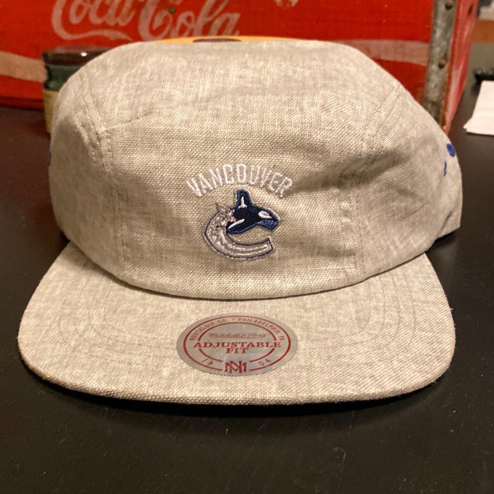 Vancouver Canucks hat.